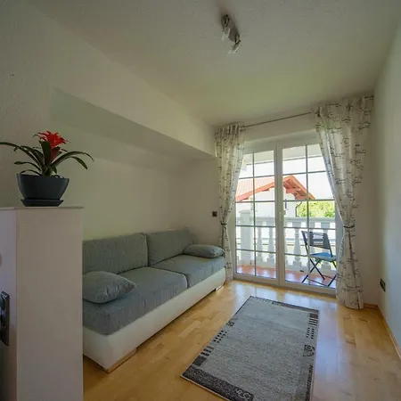 Tinney Apartament
