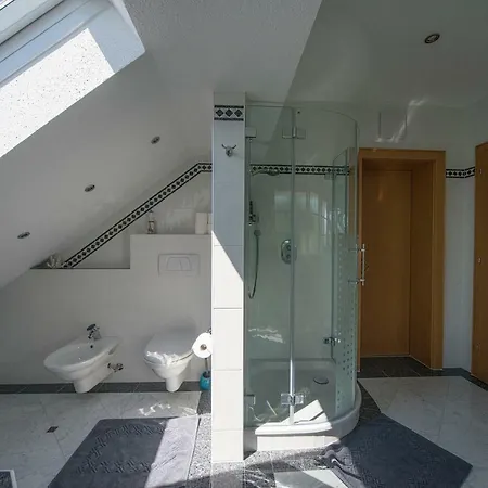 Tinney Apartament *